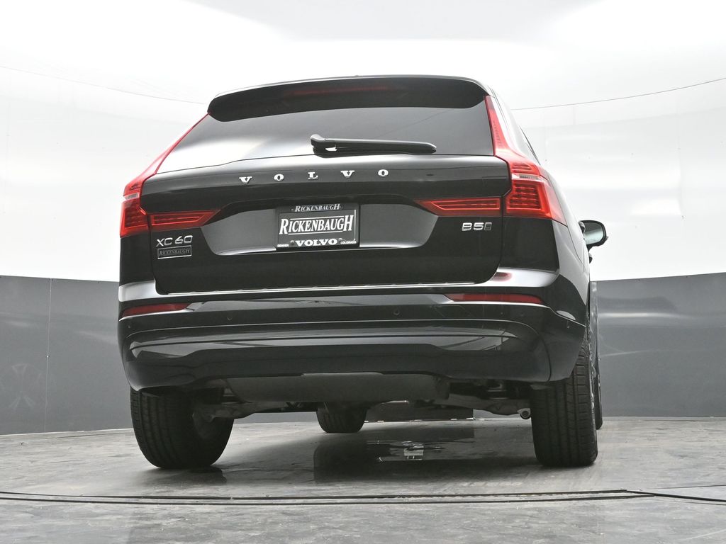 2022 Volvo XC60 B5 Momentum photo 23