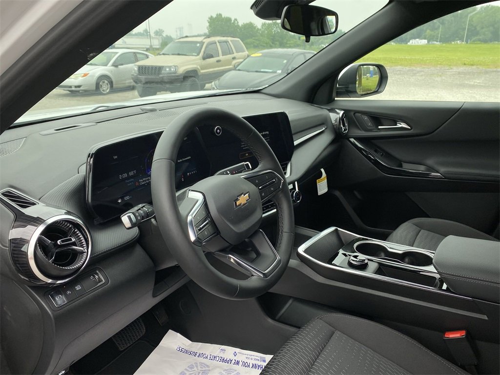 2026 Chevrolet Equinox LT photo 10
