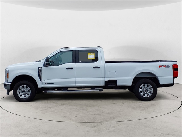 2024 Ford F-350 photo 2
