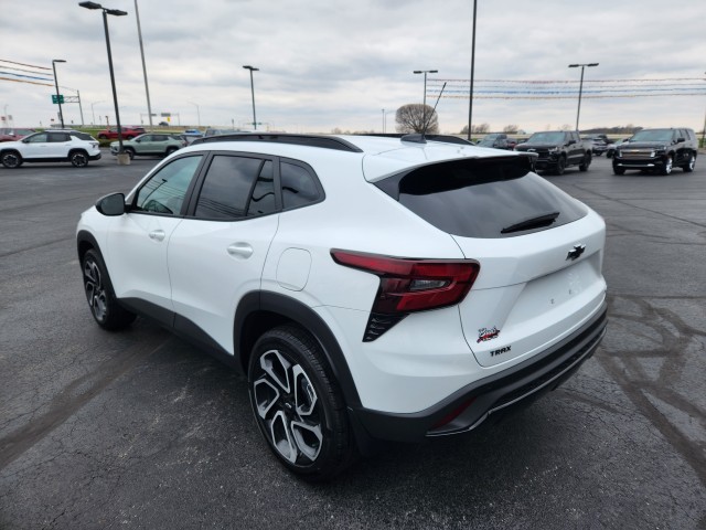 2025 Chevrolet Trax photo 4