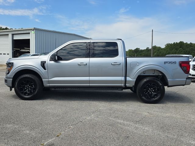 2025 Ford F-150 XLT photo 2