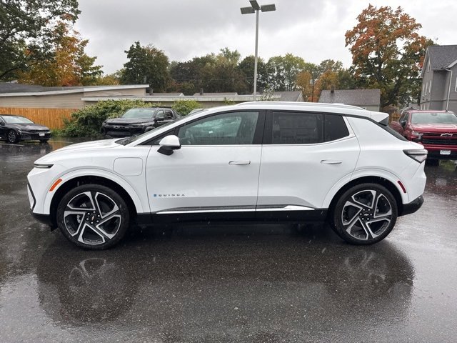 2025 Chevrolet Equinox EV 1LT photo 2
