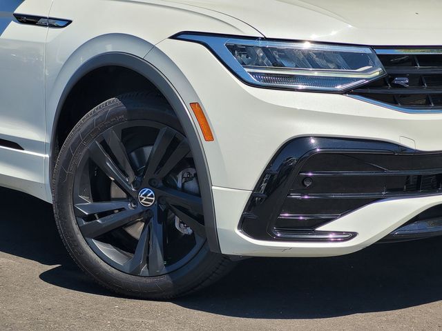 2023 Volkswagen Tiguan SE R-Line Black photo 3