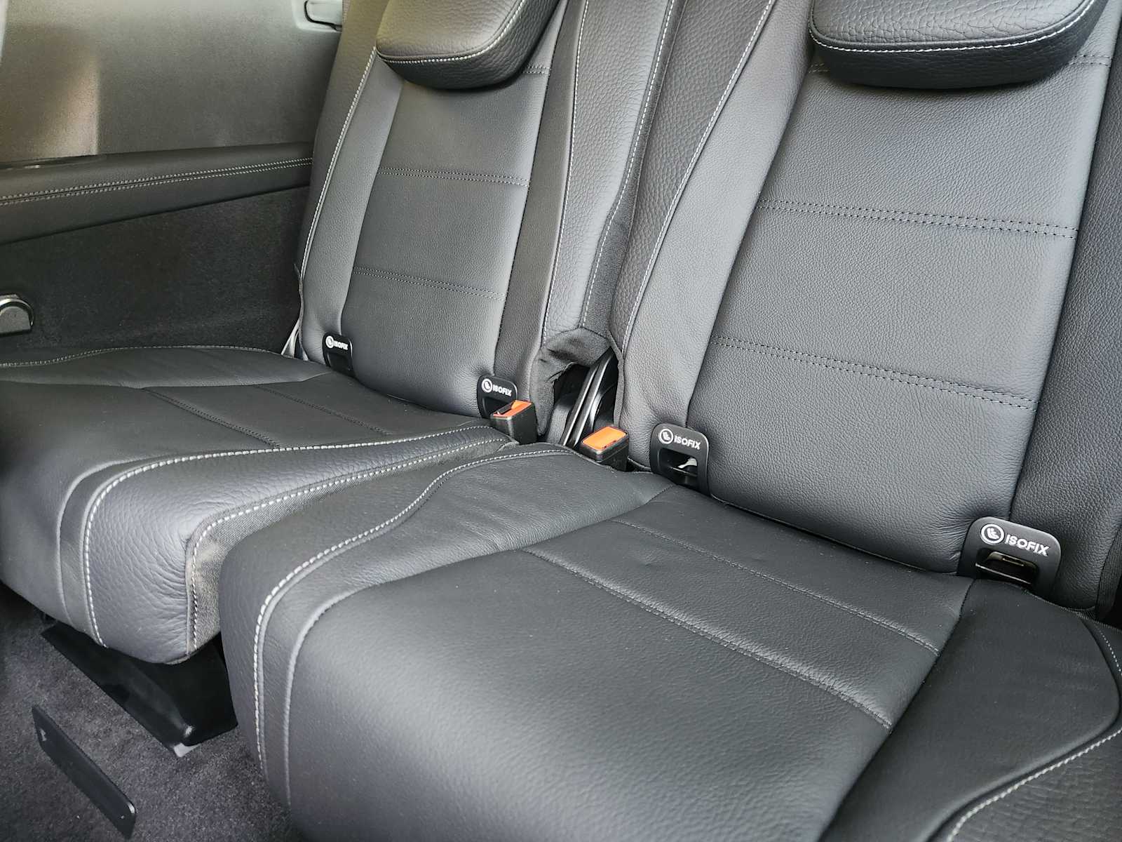2026 Mercedes Benz GLS 450 4MATIC photo 22