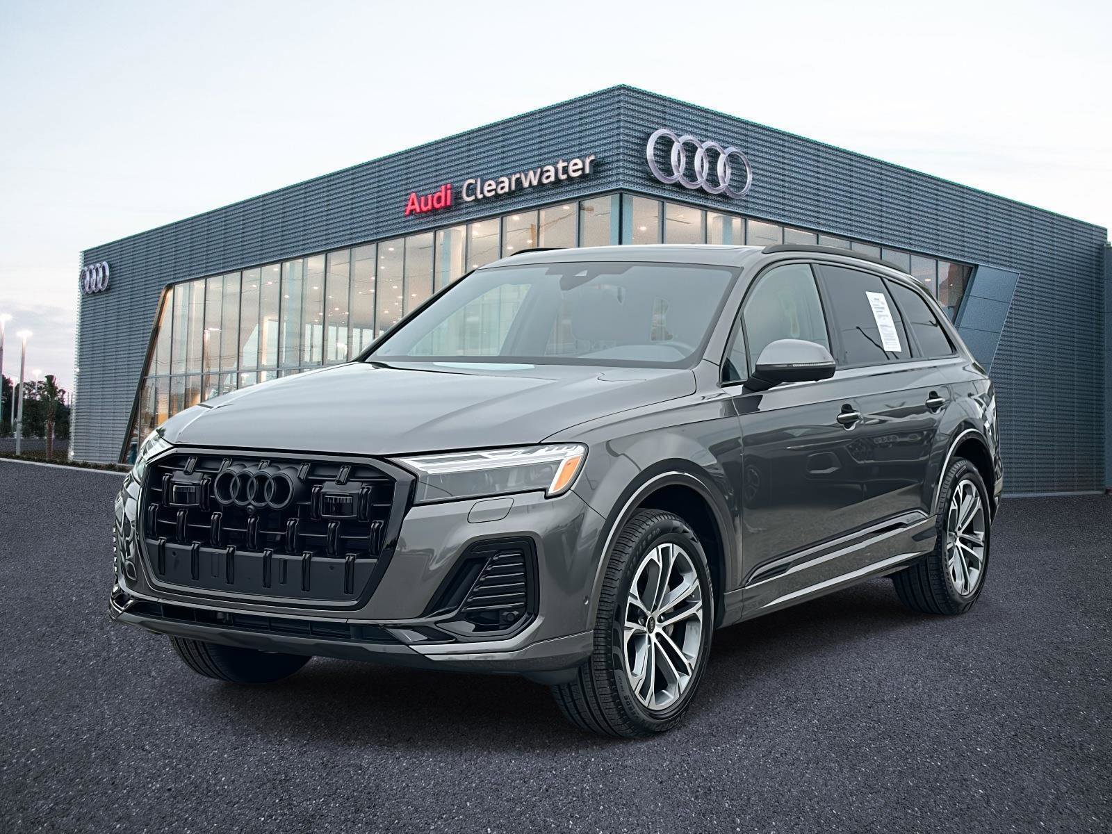 2025 Audi Q7 Premium's photo