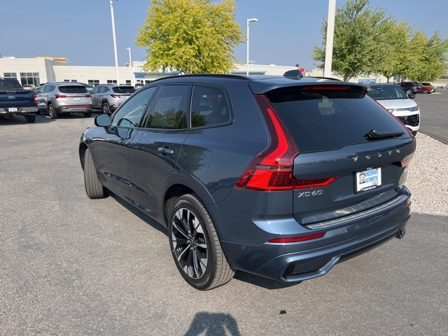 2026 Volvo XC60 B5 Plus photo 3