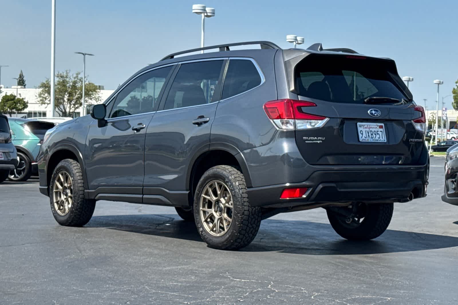 2020 Subaru Forester Limited photo 2