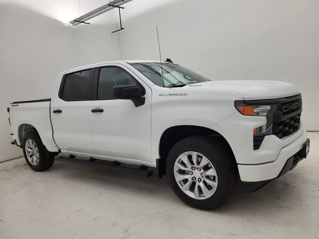 2025 Chevrolet Silverado Custom's photo