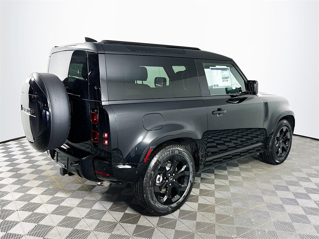 2025 Land Rover Defender 90 X-Dynamic SE photo 5