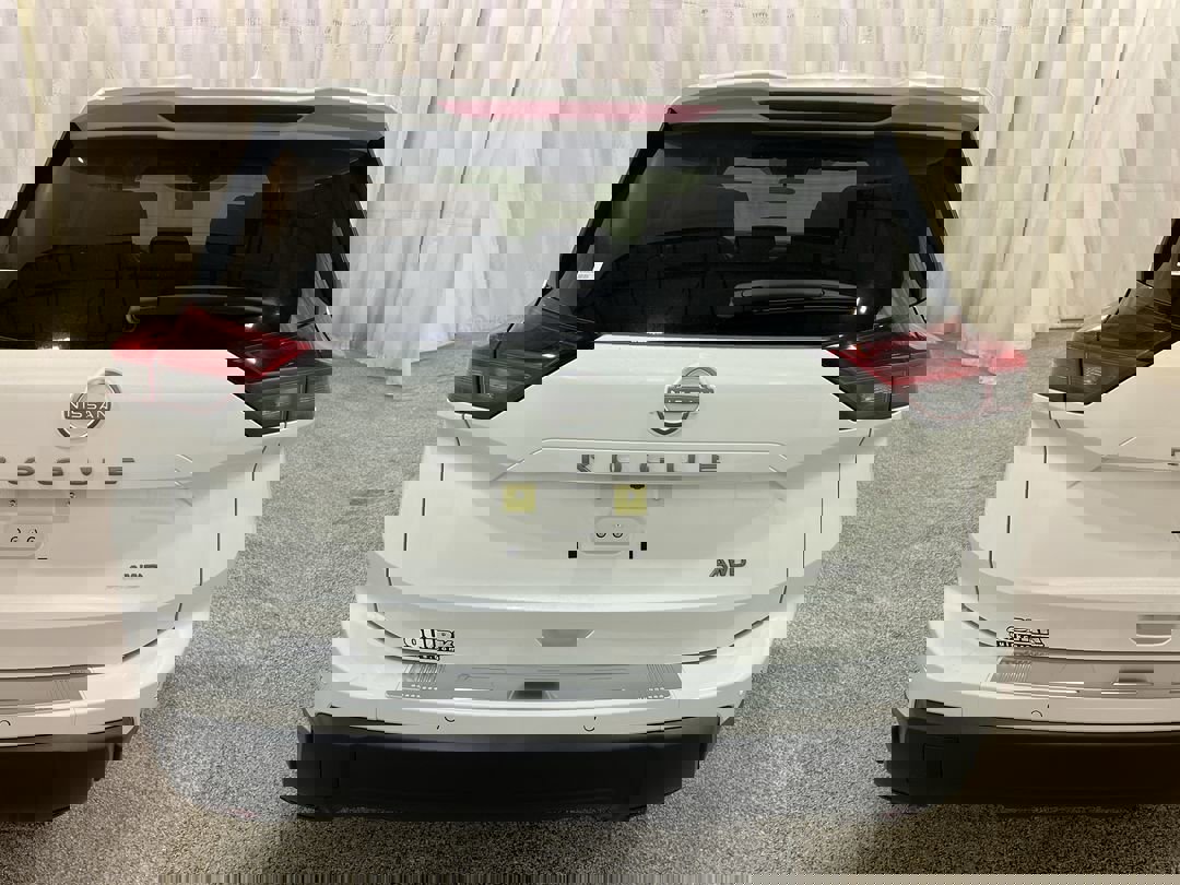 2026 Nissan Rogue SV photo 4