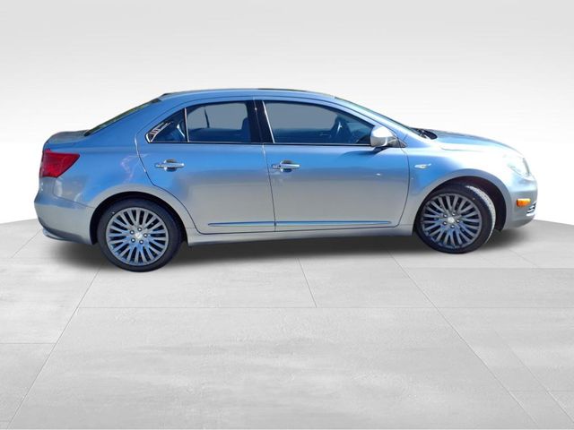 2010 Suzuki Kizashi photo 8