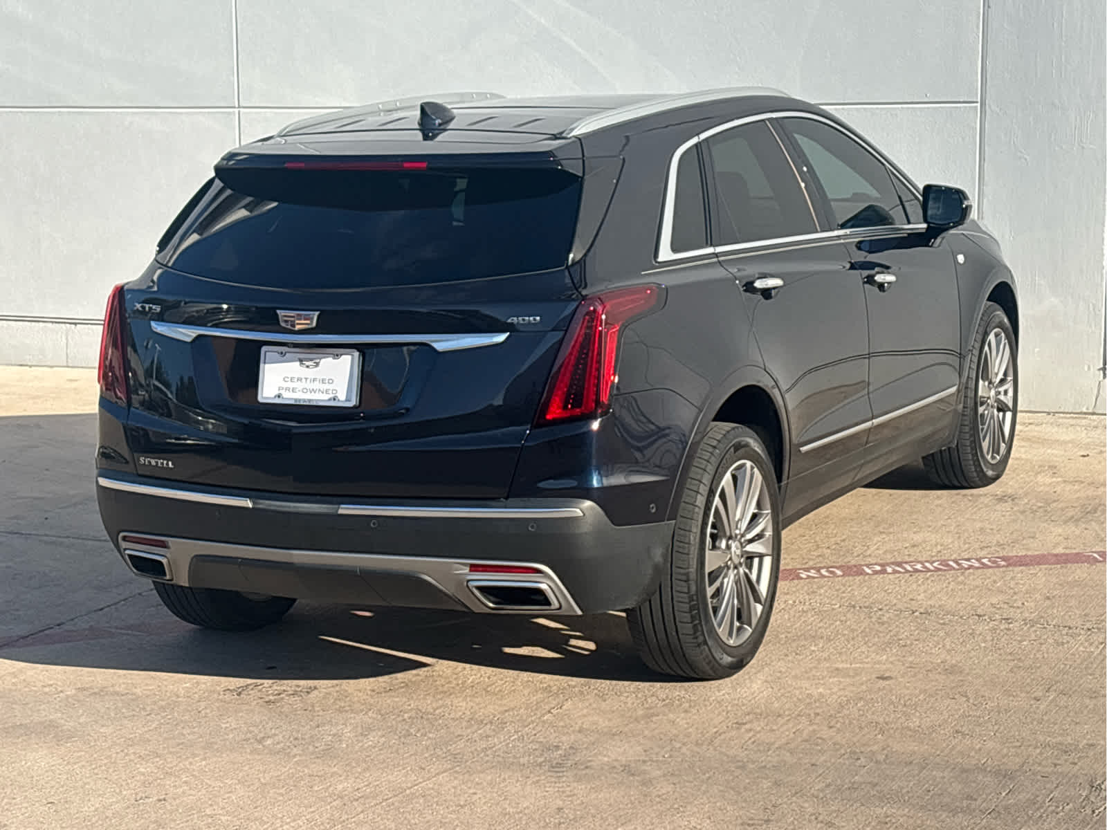 2021 Cadillac XT5 Platinum Premium Luxury photo 4