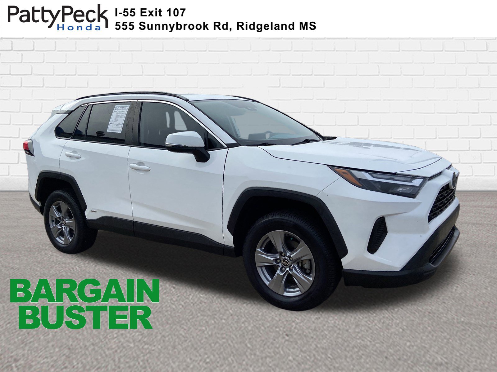 2022 Toyota RAV4 XLE's photo