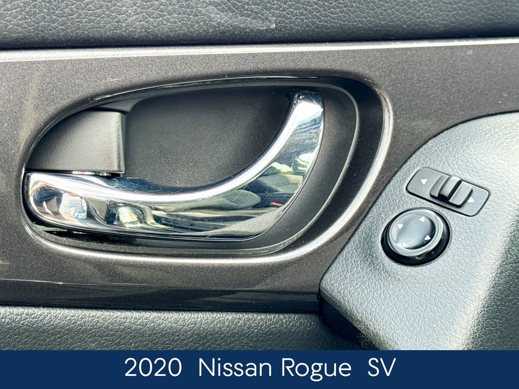 2020 Nissan Rogue SV photo 11