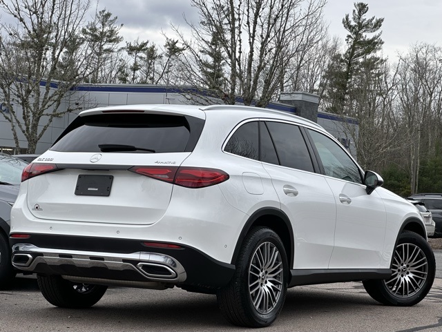 2025 Mercedes Benz GLC 300 4MATIC photo 4