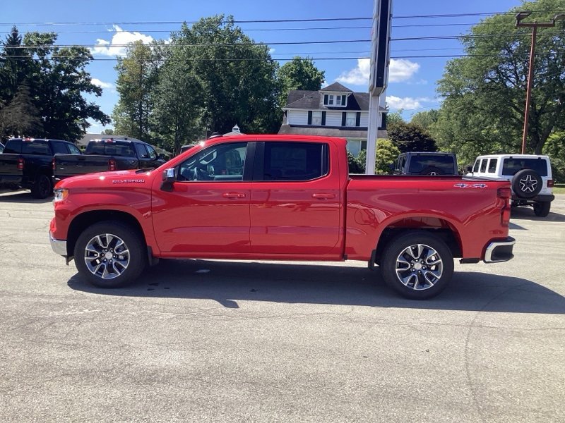 2025 Chevrolet Silverado 1500 LT photo 4