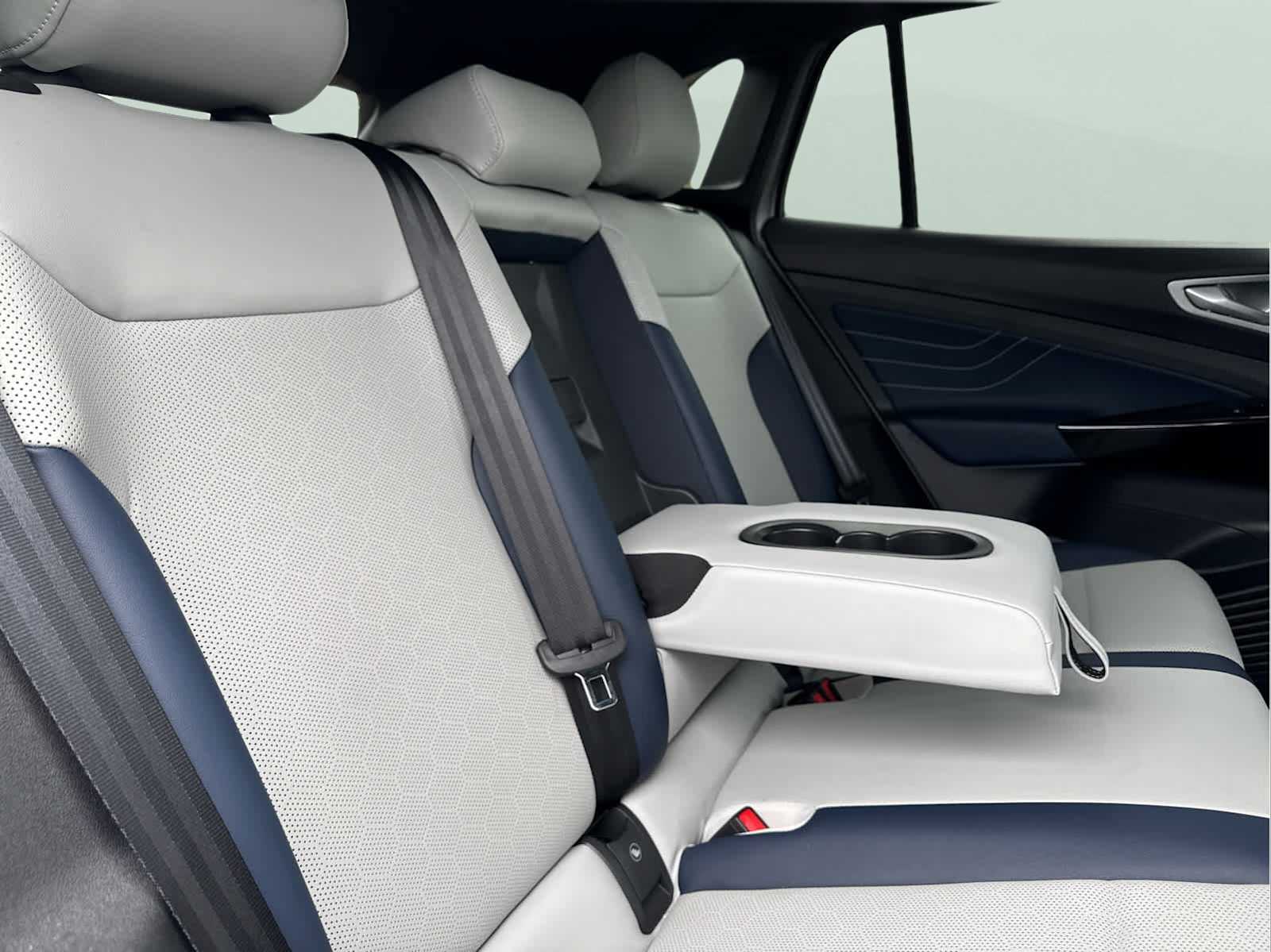 2025 Volkswagen ID.4 Pro S photo 38