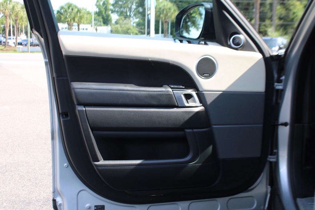 2020 Land Rover Range Rover Sport HST photo 9