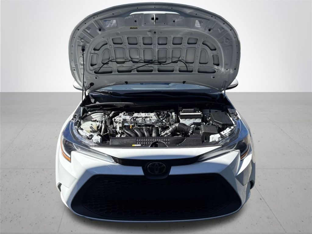 2022 Toyota Corolla LE photo 4