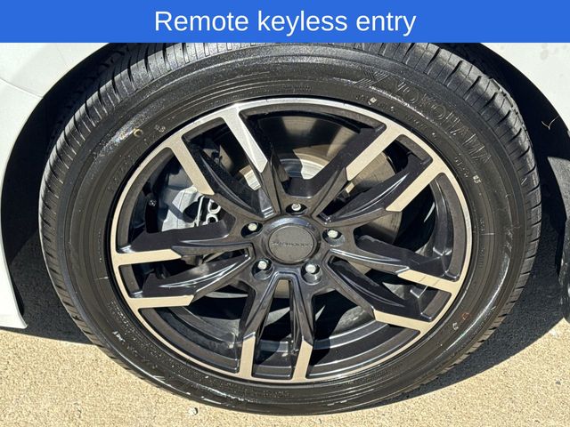 2022 Honda Accord Hybrid Touring photo 9