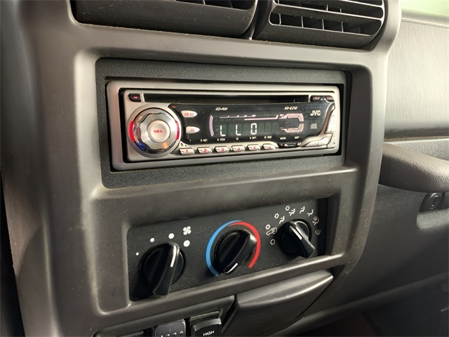 2002 Jeep Wrangler X photo 25