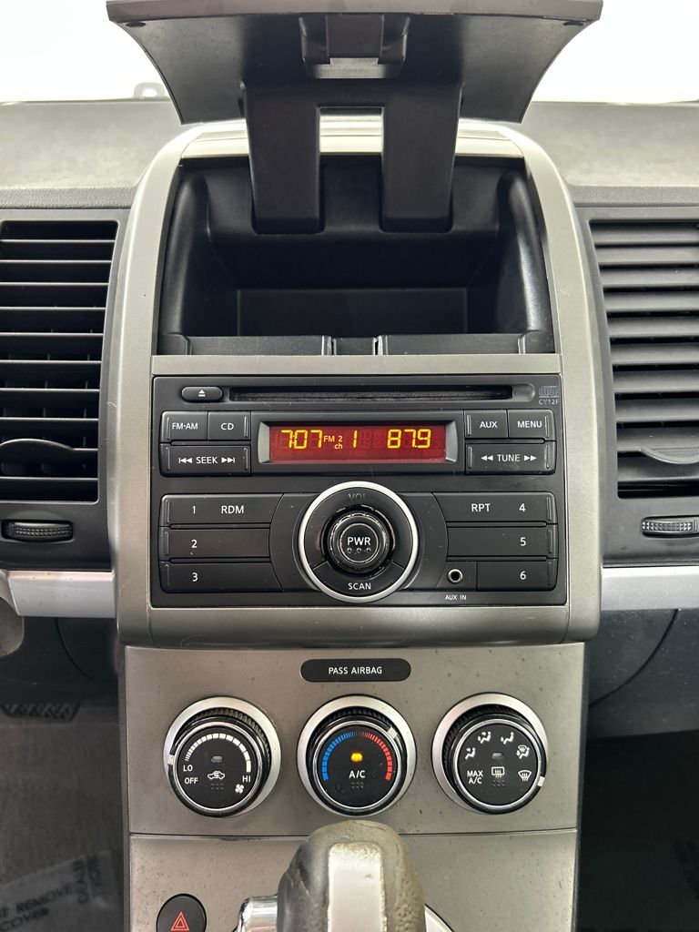 2012 Nissan Sentra 2.0 S photo 16