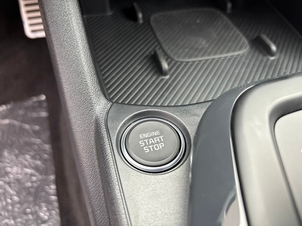 2025 Kia K4 GT-Line Turbo photo 17