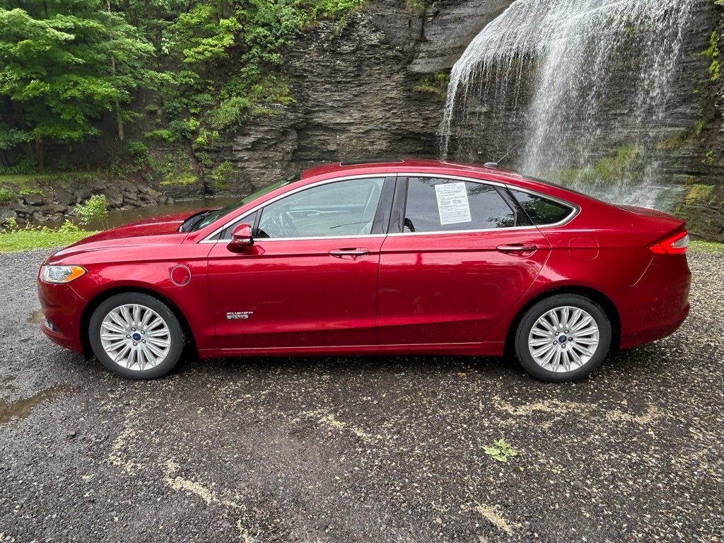 2016 Ford Fusion Energi SE photo 2