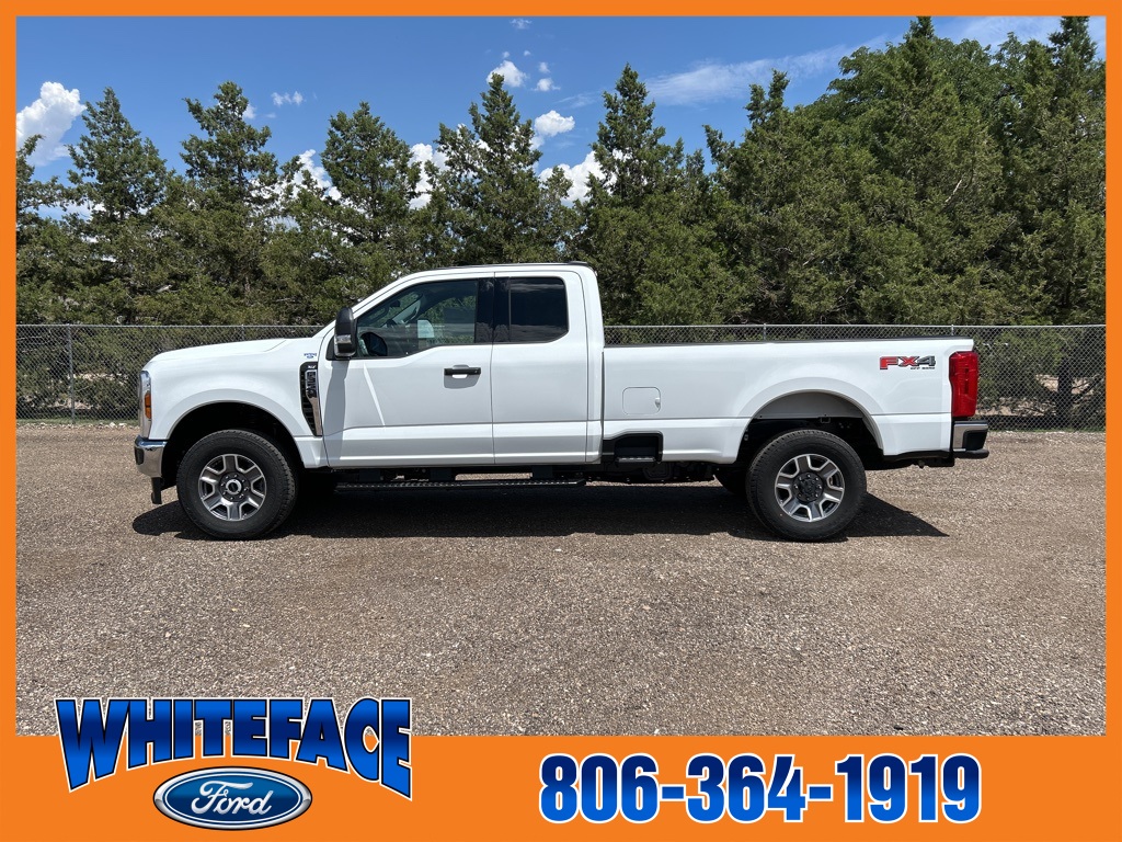 2025 Ford F-350 XLT photo 2