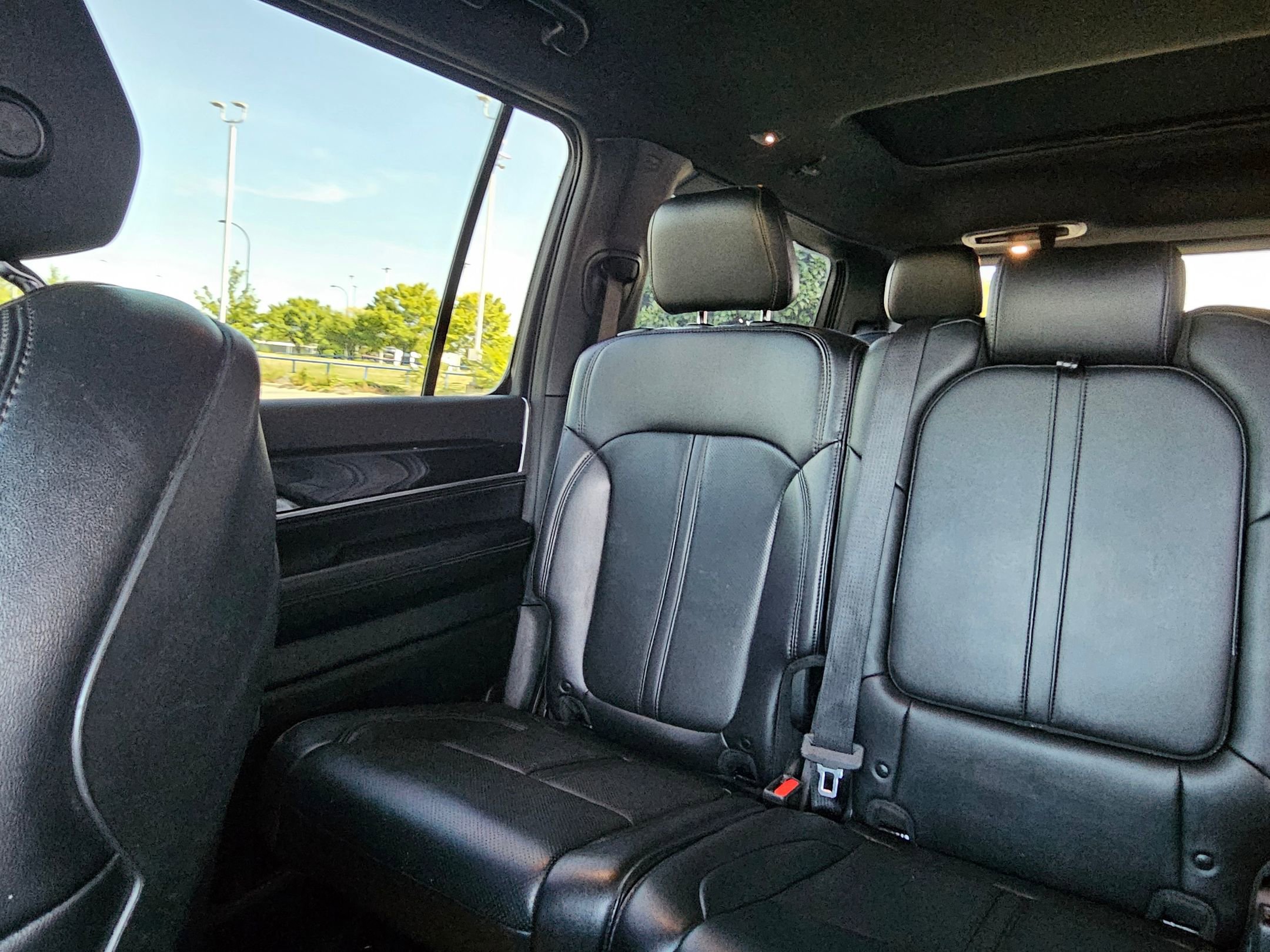2023 Jeep Wagoneer Base photo 23