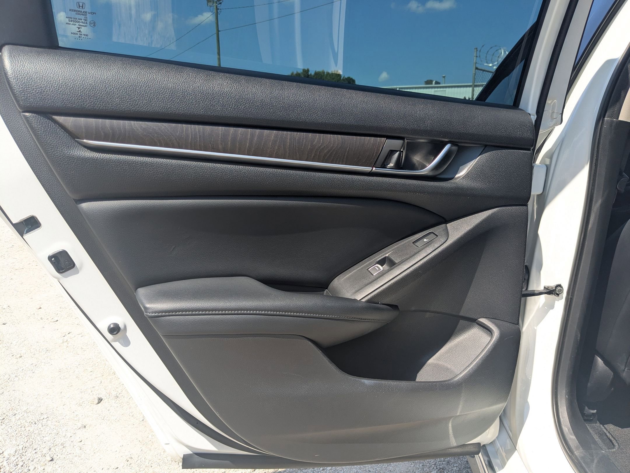 2018 Honda Accord Touring 2.0T photo 24