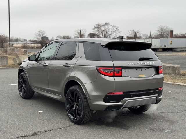 2025 Land Rover Discovery Sport S photo 2