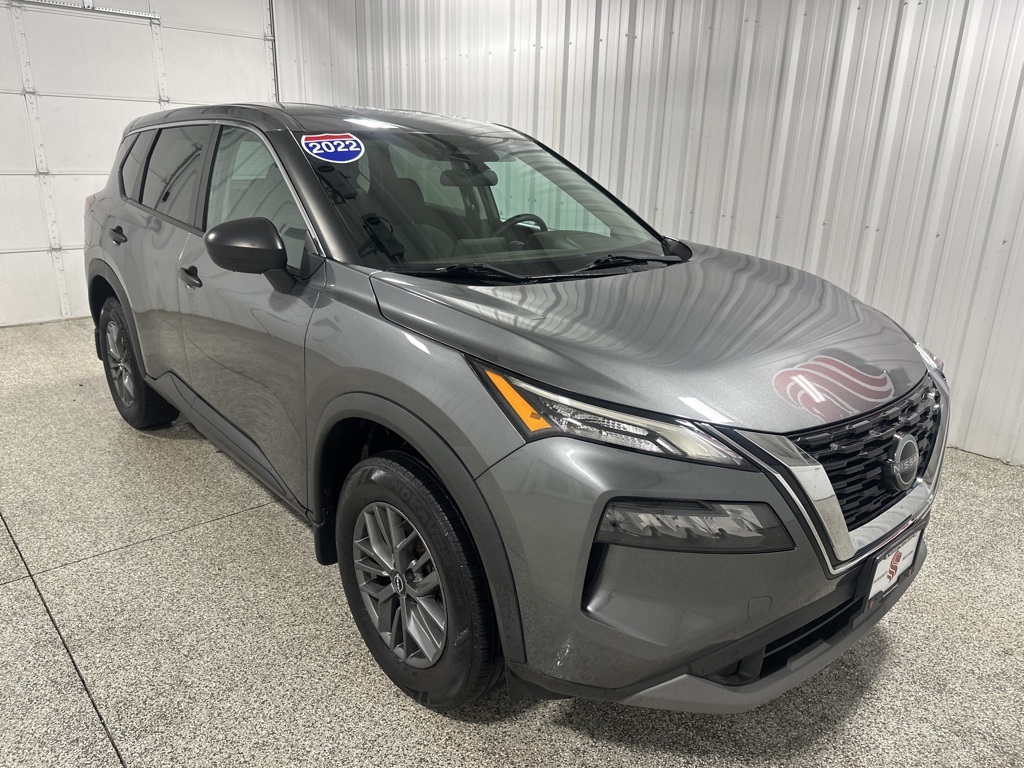2022 Nissan Rogue S photo 2