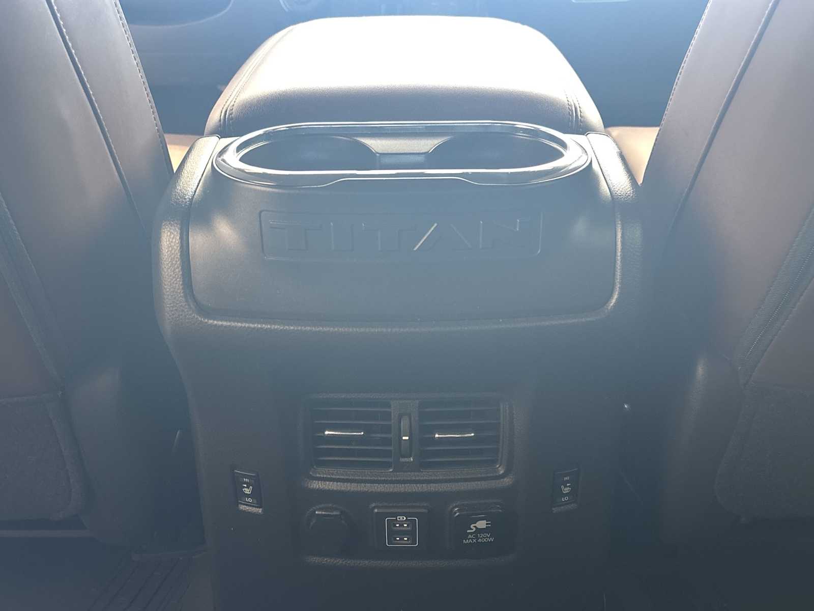 2023 Nissan Titan Platinum Reserve photo 18