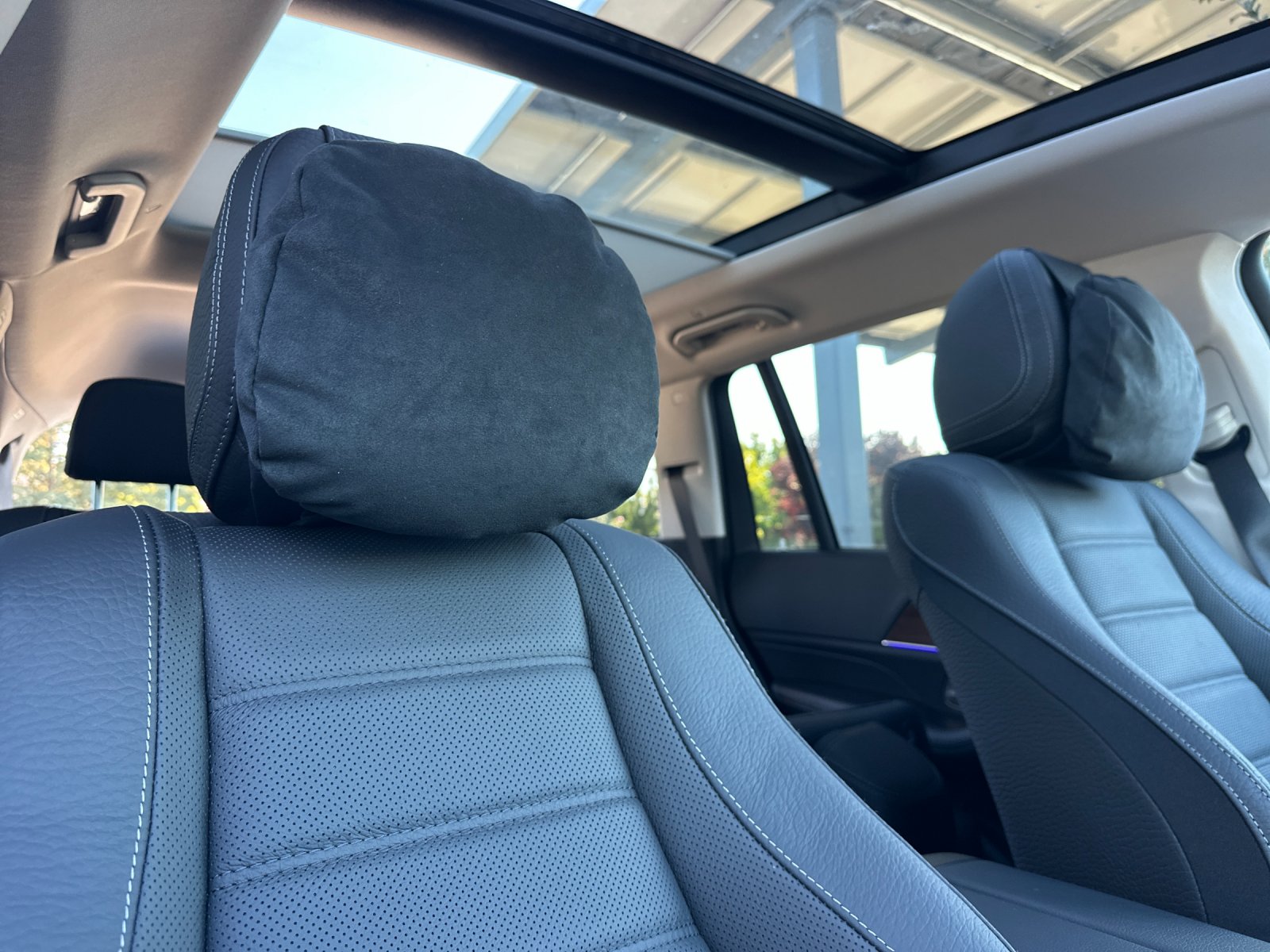2026 Mercedes Benz GLS 450 4MATIC photo 15