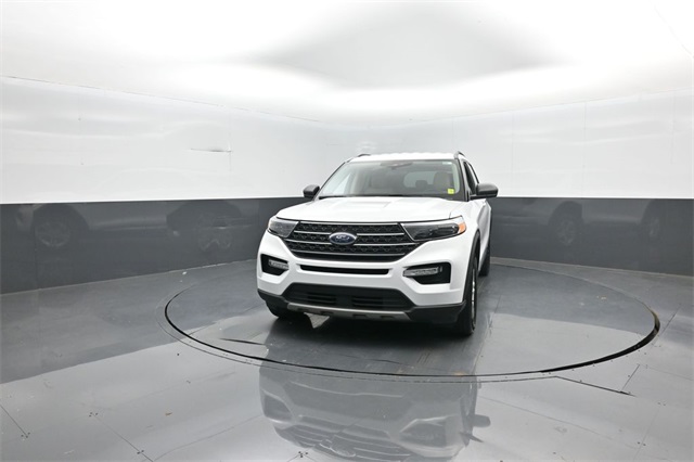 2023 Ford Explorer XLT photo 2