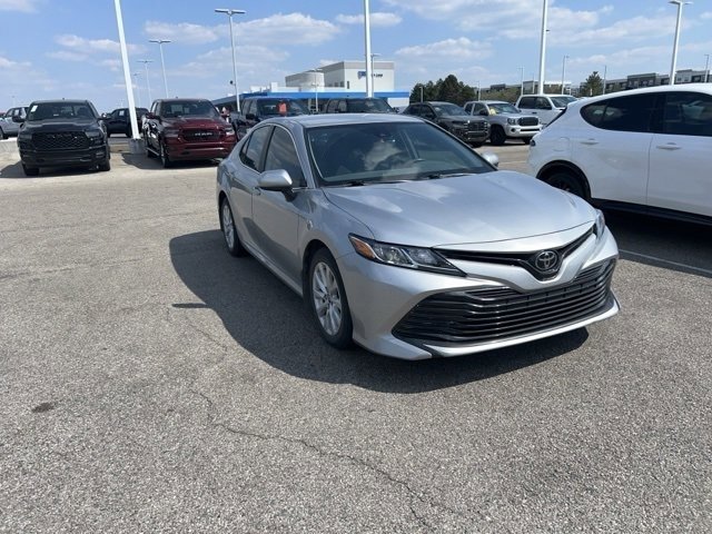 2020 Toyota Camry LE photo 3