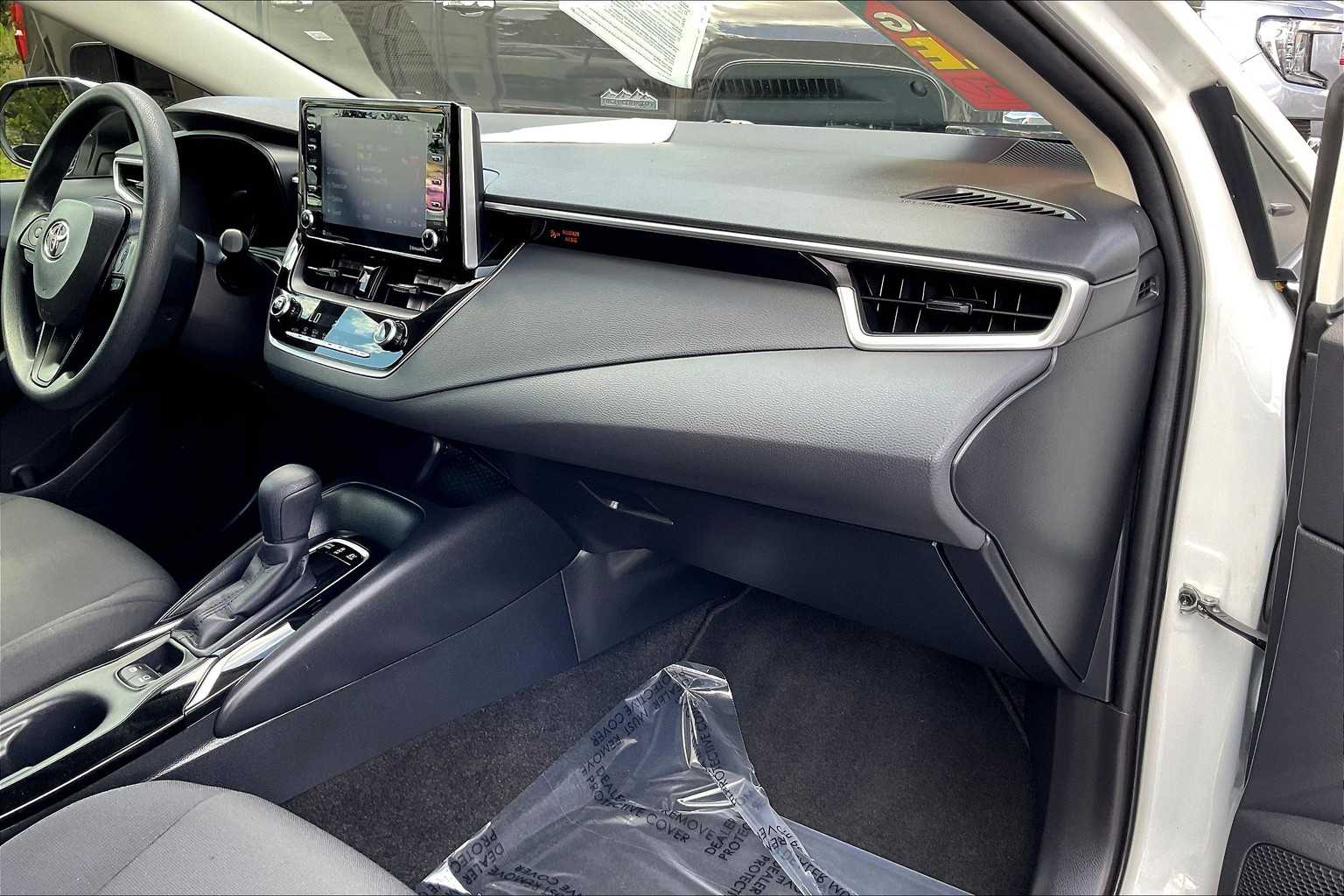 2021 Toyota Corolla Hybrid LE photo 15