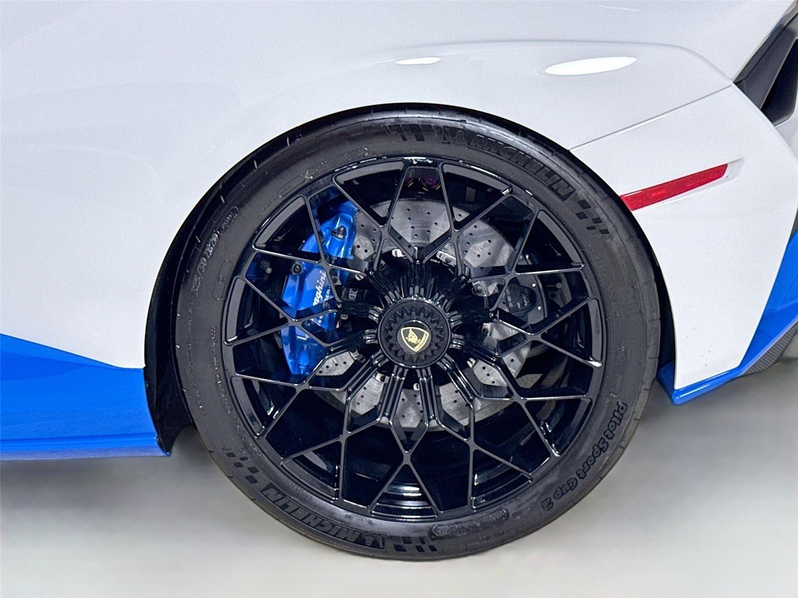 2023 Lamborghini Huracan STO STO photo 36
