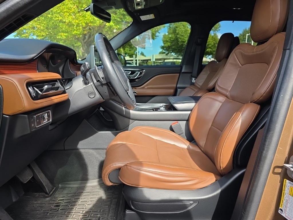 2022 Lincoln Aviator Grand Touring photo 12