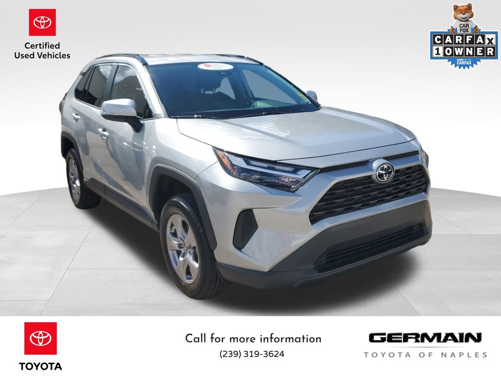 2025 Toyota RAV4 XLE photo 3