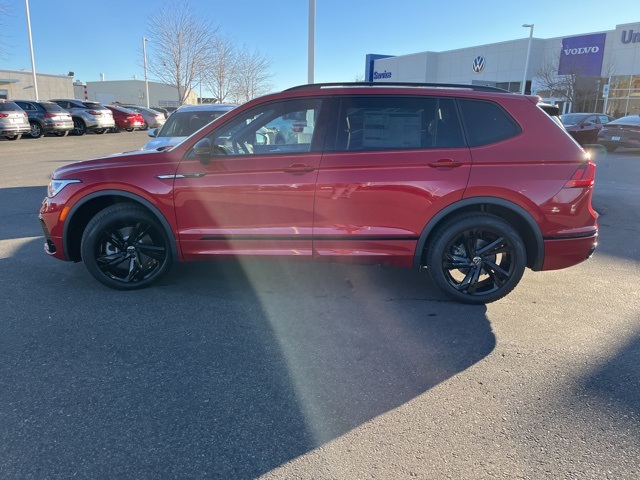 2024 Volkswagen Tiguan SE R-Line Black photo 2
