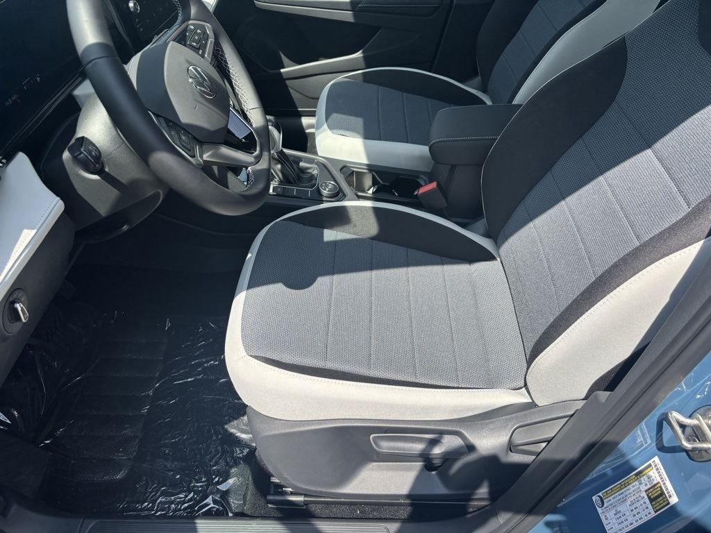 2025 Volkswagen Taos S photo 10