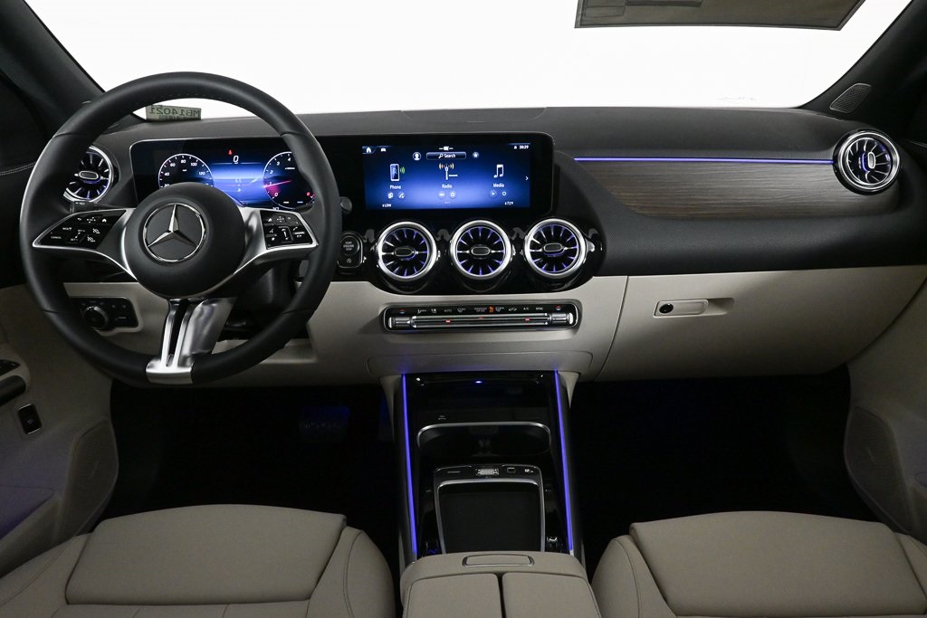 2026 Mercedes Benz GLA 250 photo 16