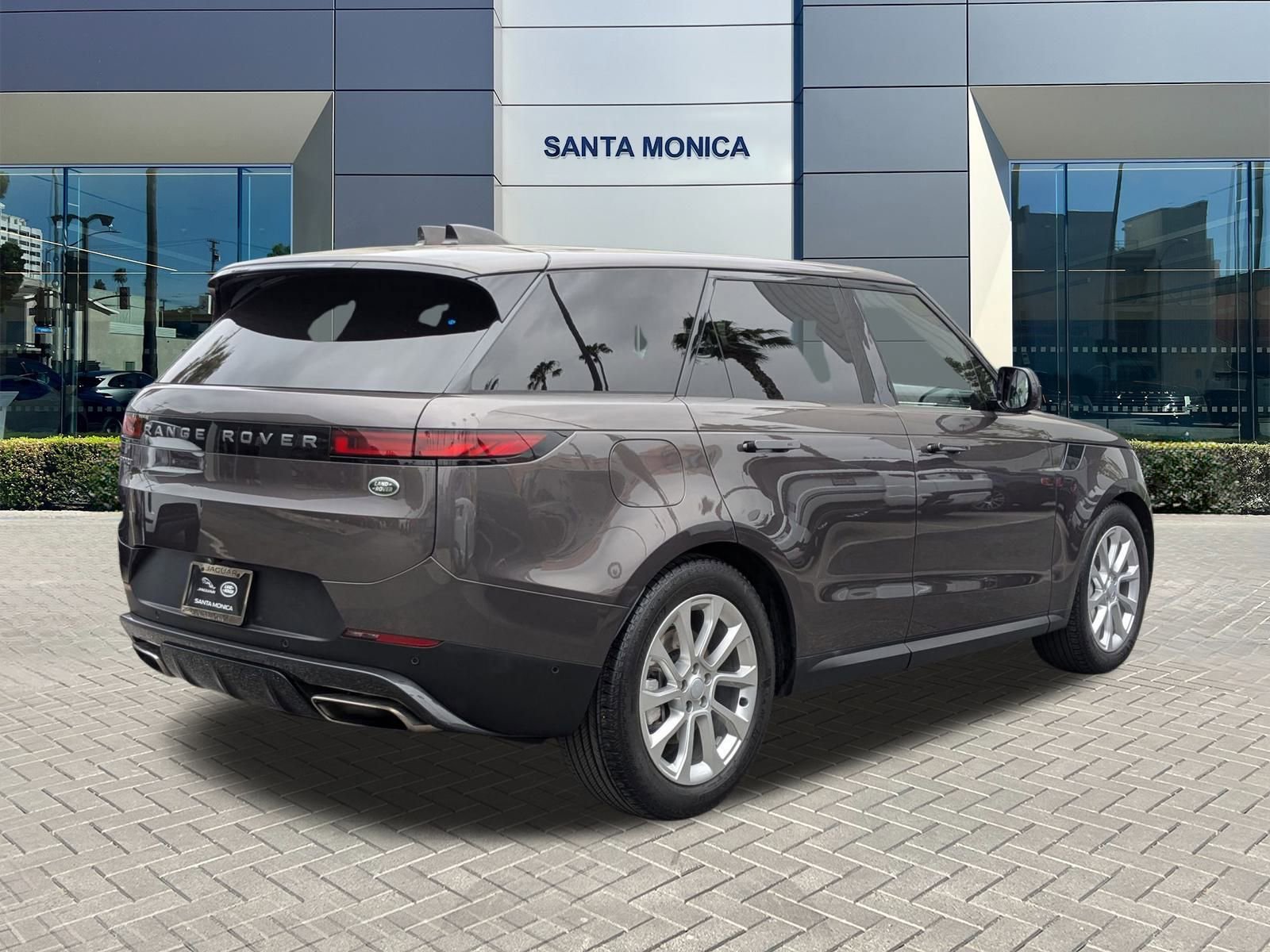 2023 Land Rover Range Rover Sport SE photo 5
