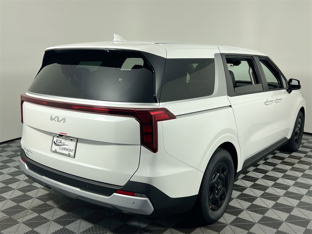2026 Kia Carnival LXS photo 2