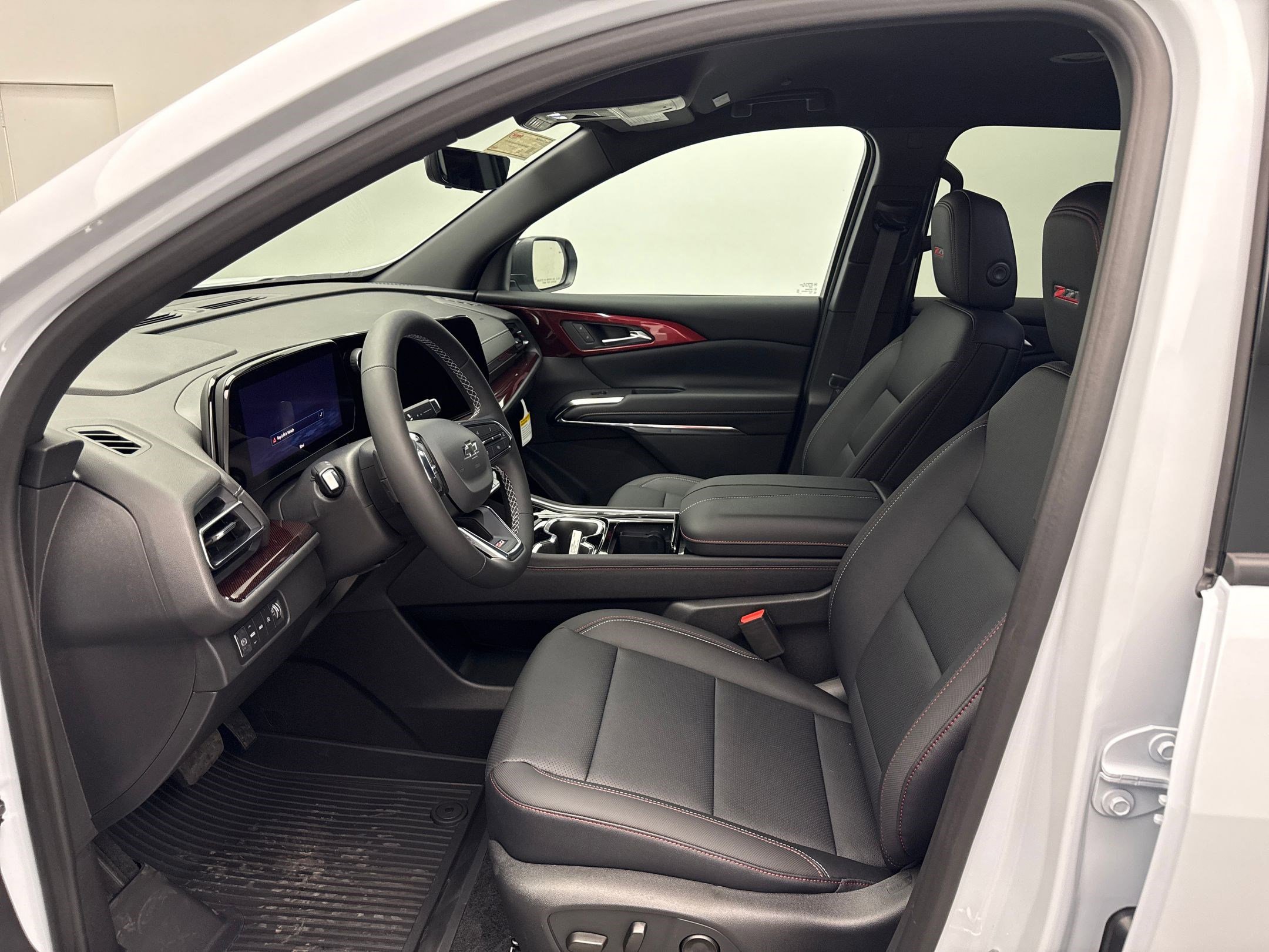 2026 Chevrolet Traverse Z71 photo 4