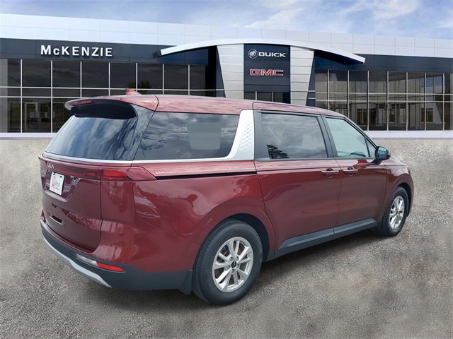 2023 Kia Carnival LX photo 4