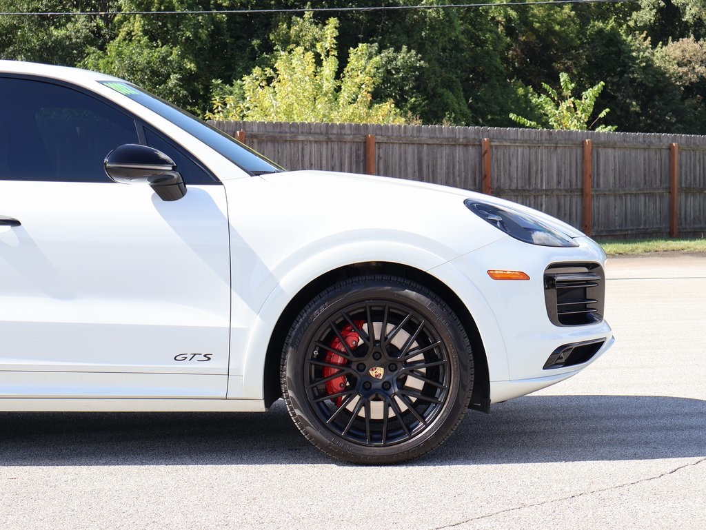 2022 Porsche Cayenne GTS photo 9