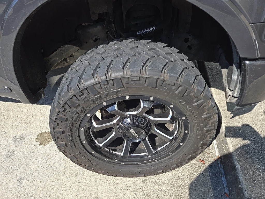 2018 Ford F-150 Platinum photo 4